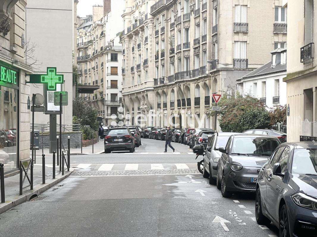 Commerce à PARIS-16E
