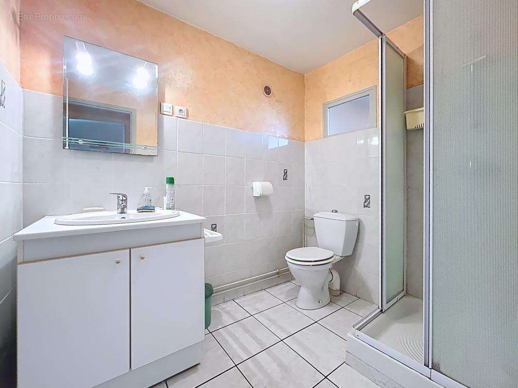 Maison à SAINT-JEAN-DE-MUZOLS