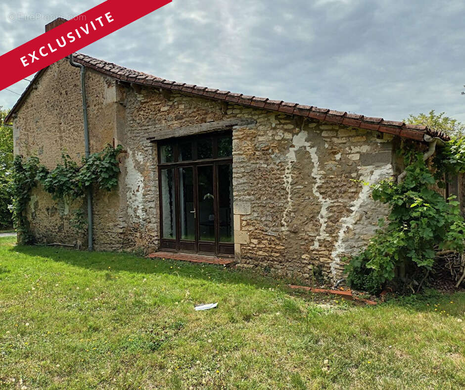 Maison à LA CHAPELLE-BATON