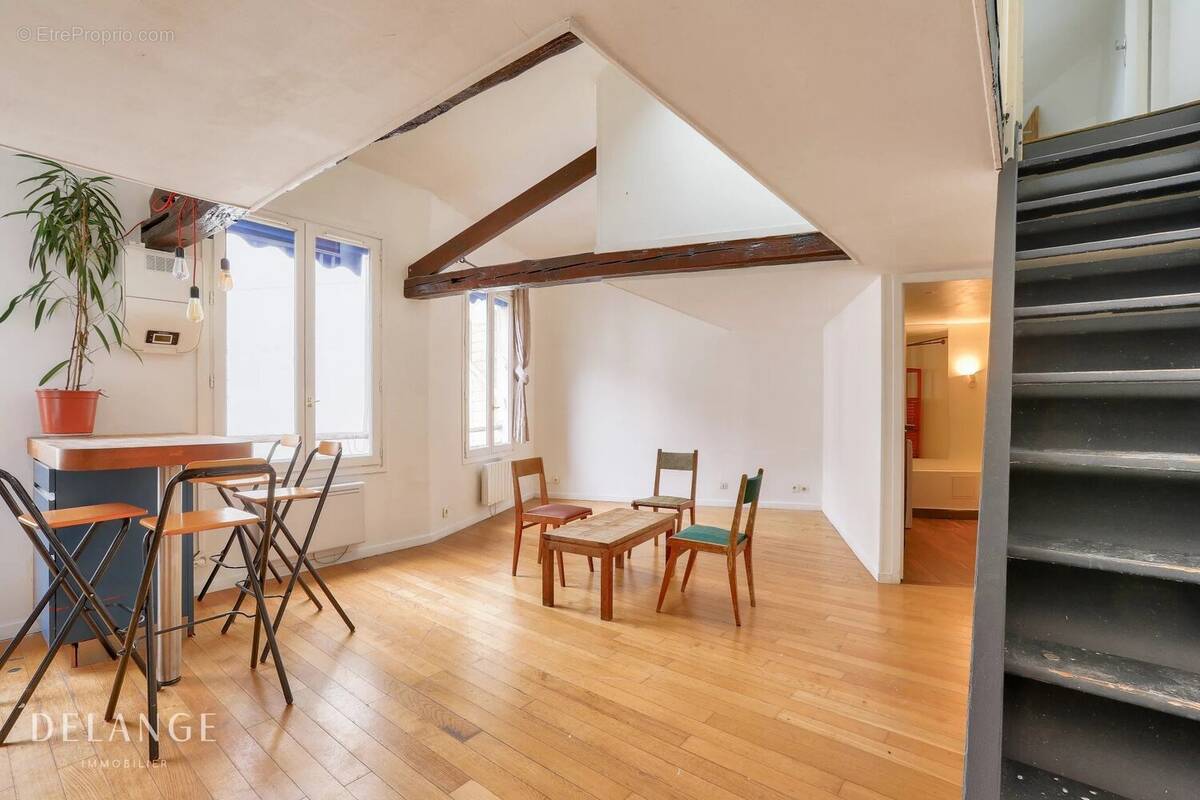 Appartement à PARIS-18E