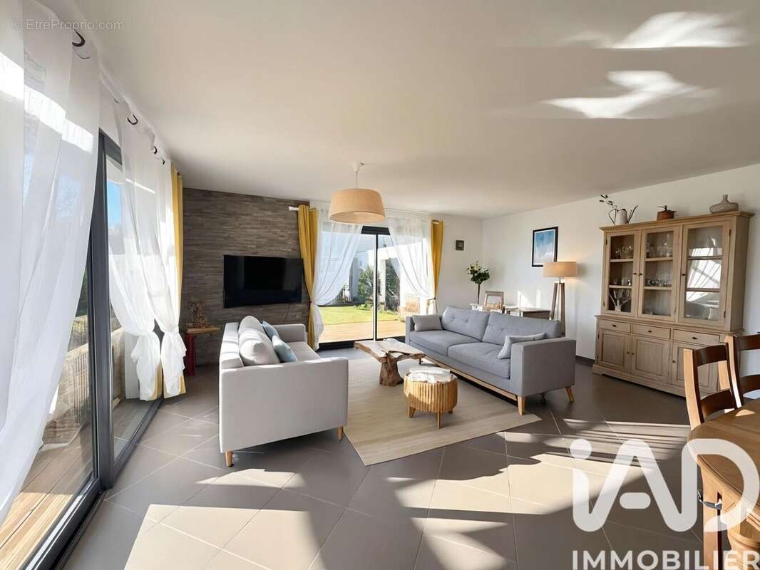 Maison 162 m² à La Jarrie  - photo 6