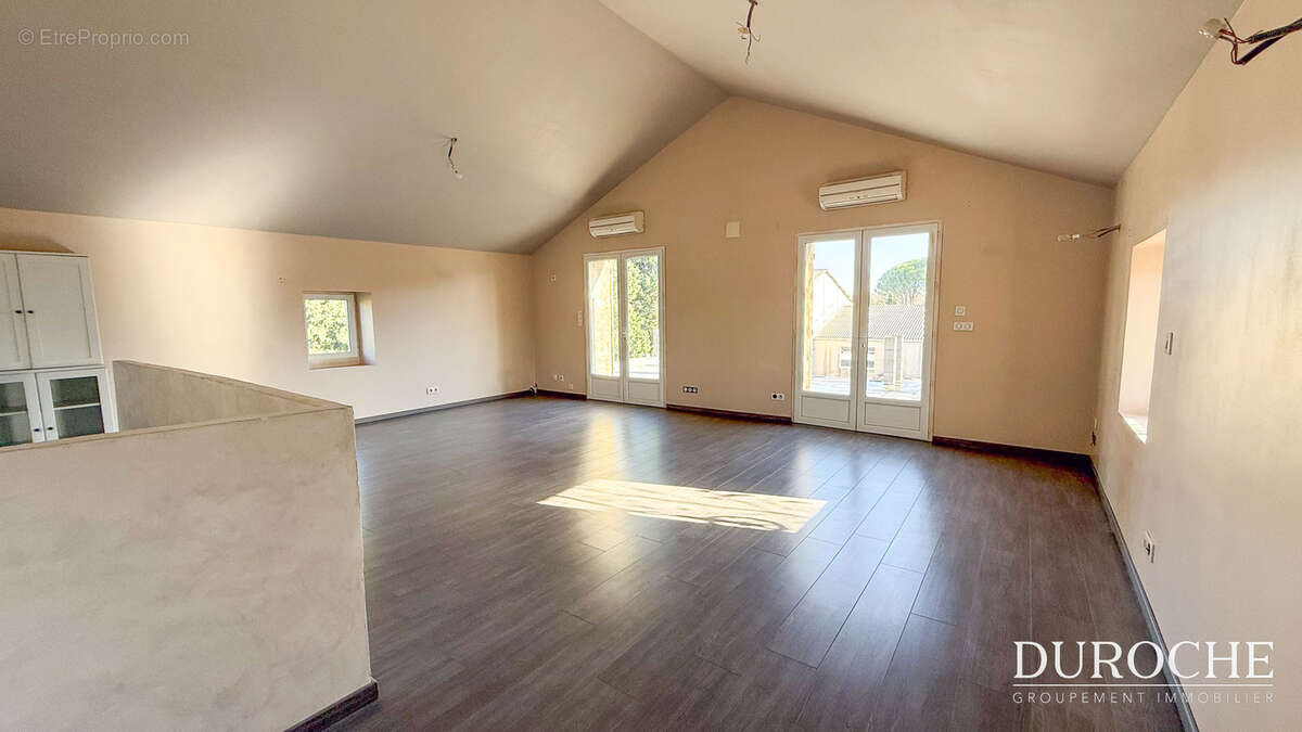 Maison à CADEROUSSE