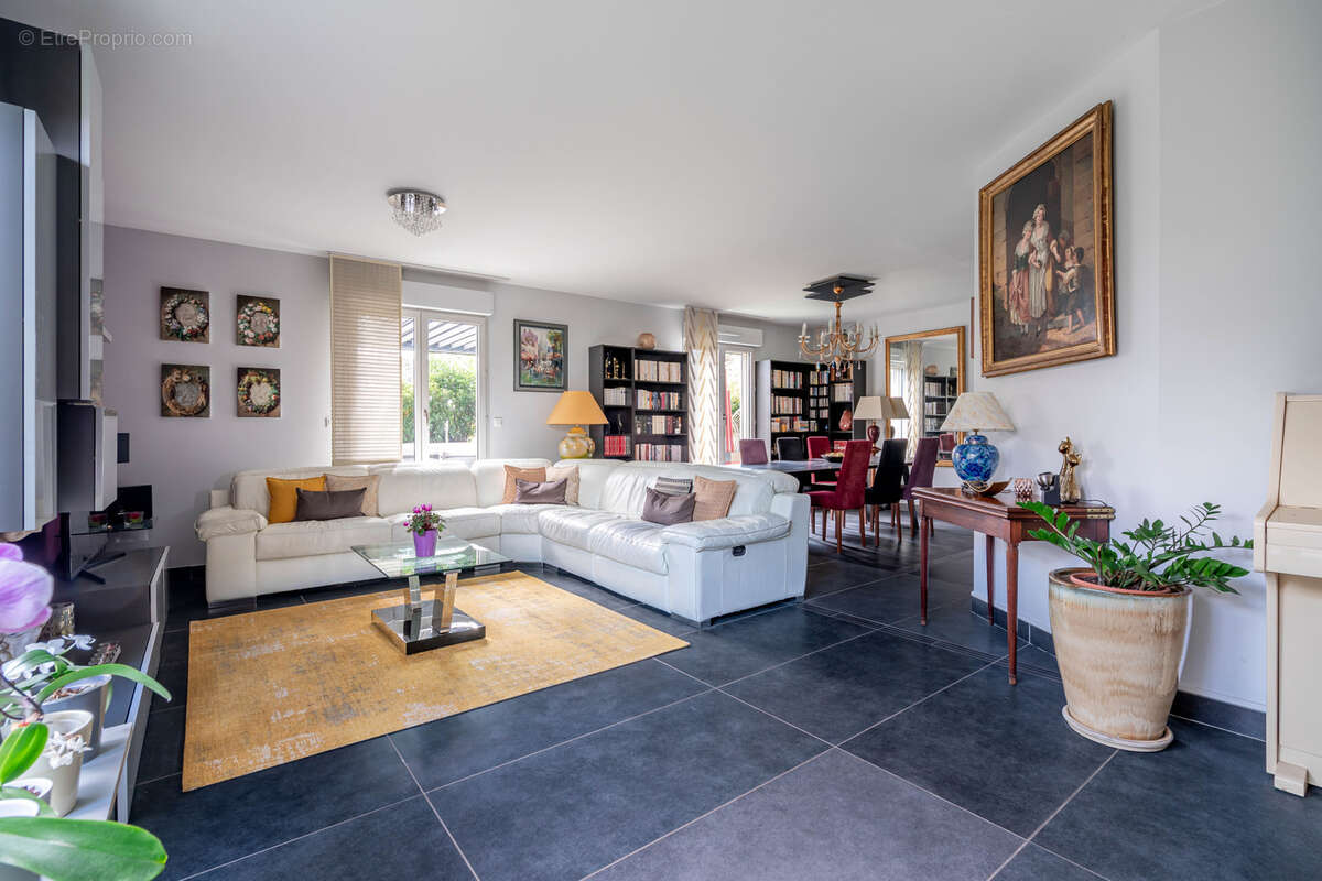 Appartement à TASSIN-LA-DEMI-LUNE