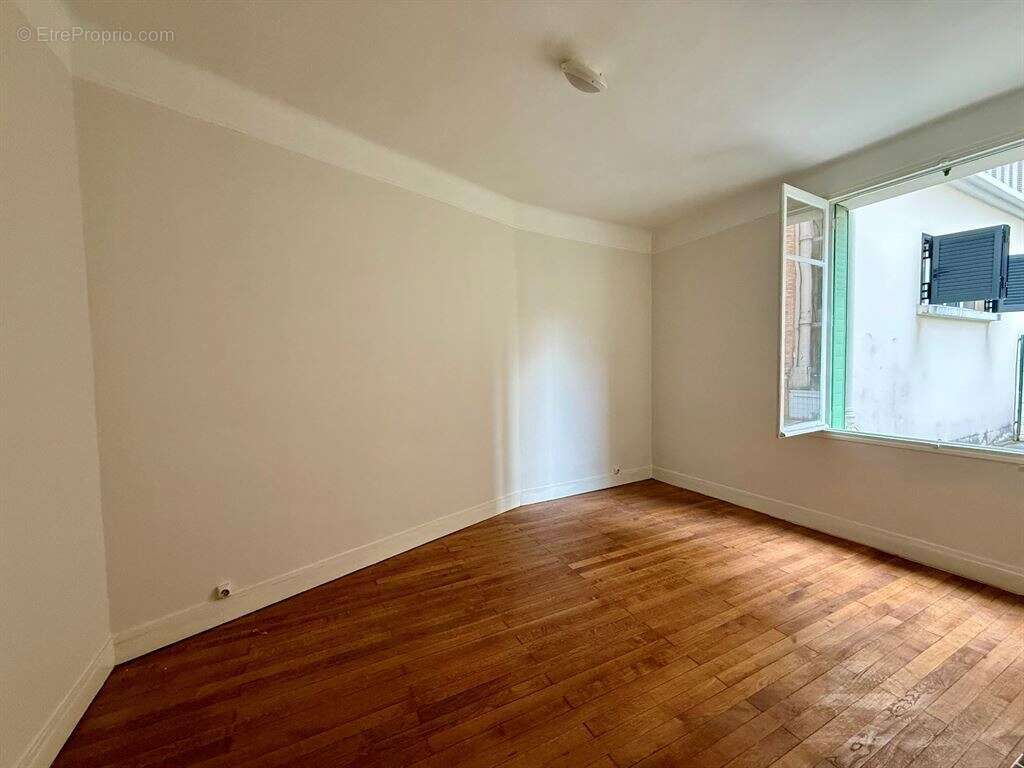 Appartement à PARIS-20E