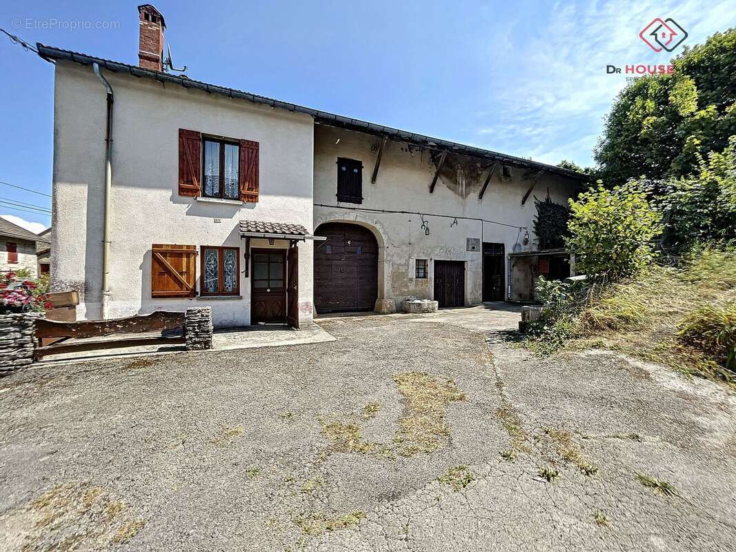 Maison à BARESIA-SUR-L'AIN