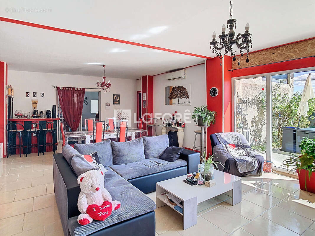 Maison à CIVRAC-DE-BLAYE