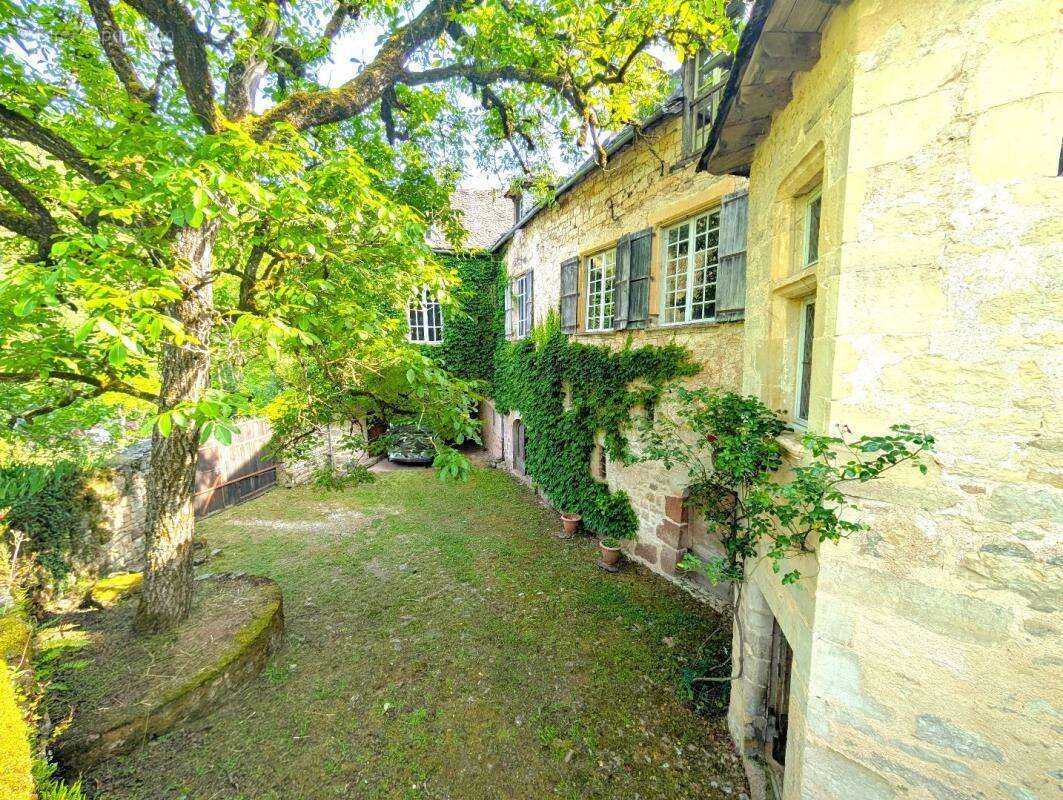 Maison à MARCILLAC-VALLON