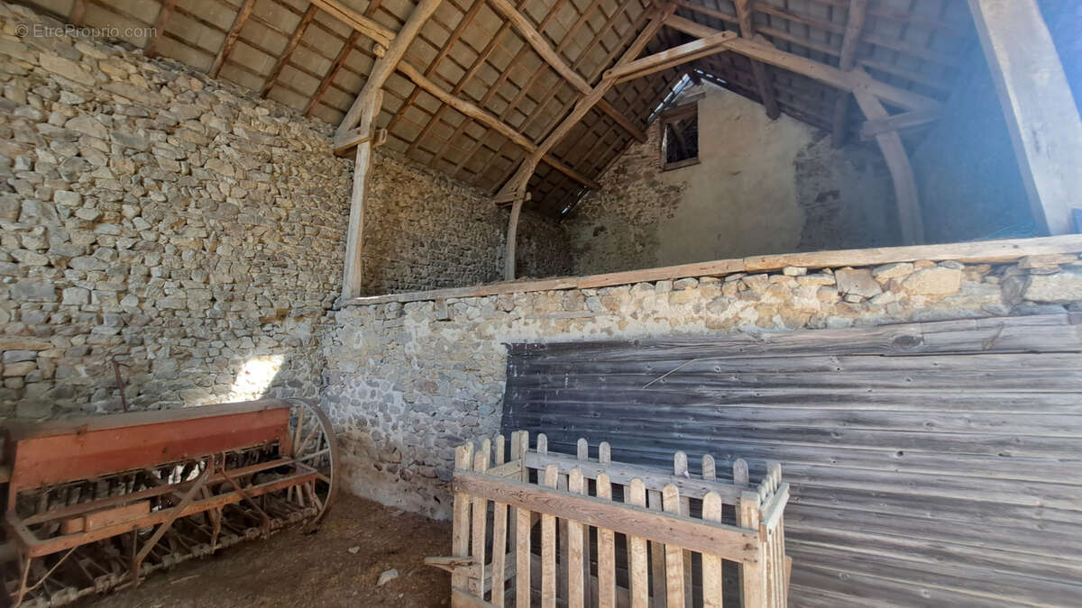 Maison à ESPINASSE