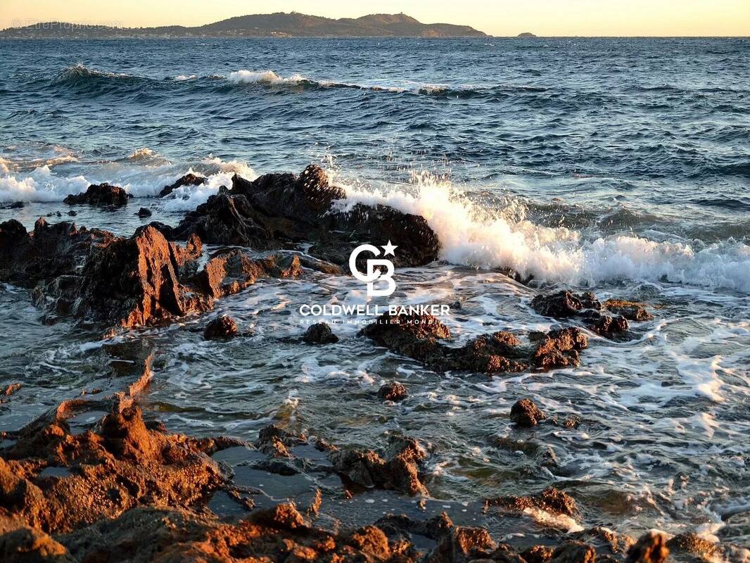 Terrain à CARQUEIRANNE