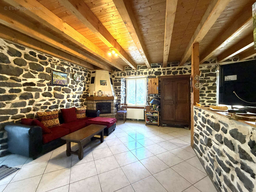 Jolie maison en pierre - photo 3
