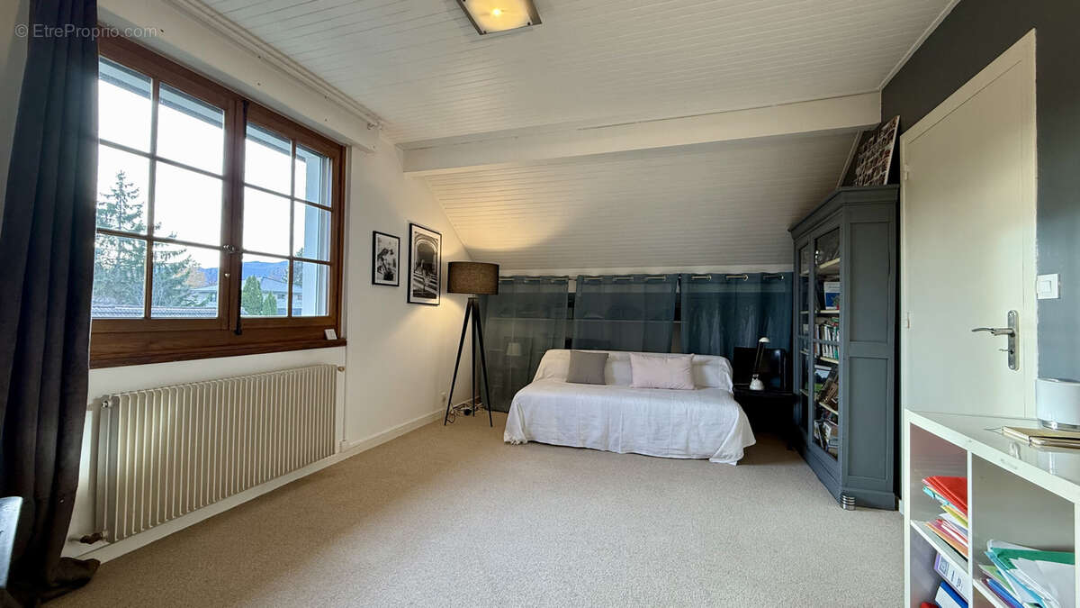 Maison à PREVESSIN-MOENS