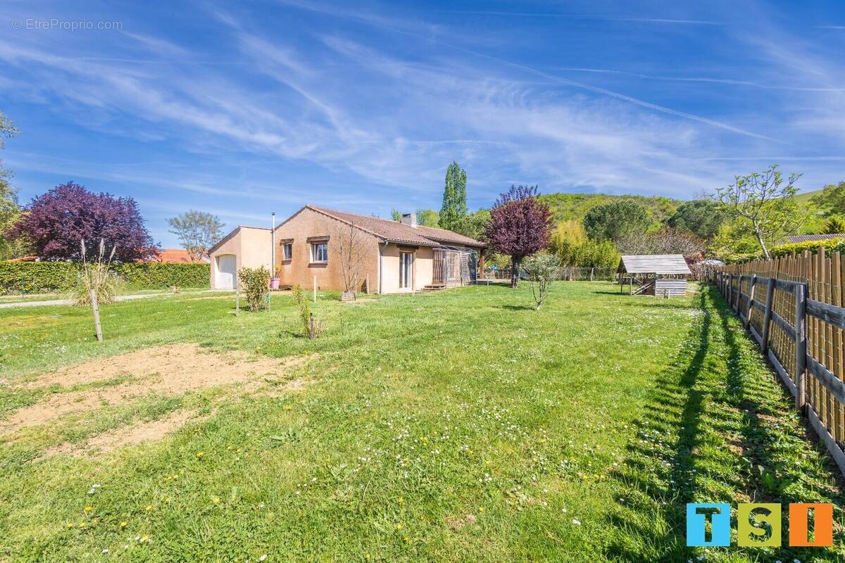 Maison à MONTESQUIEU-VOLVESTRE
