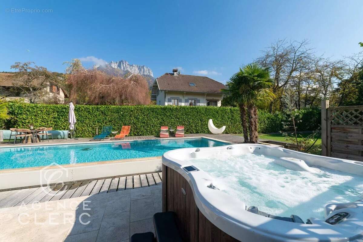 Maison à MENTHON-SAINT-BERNARD