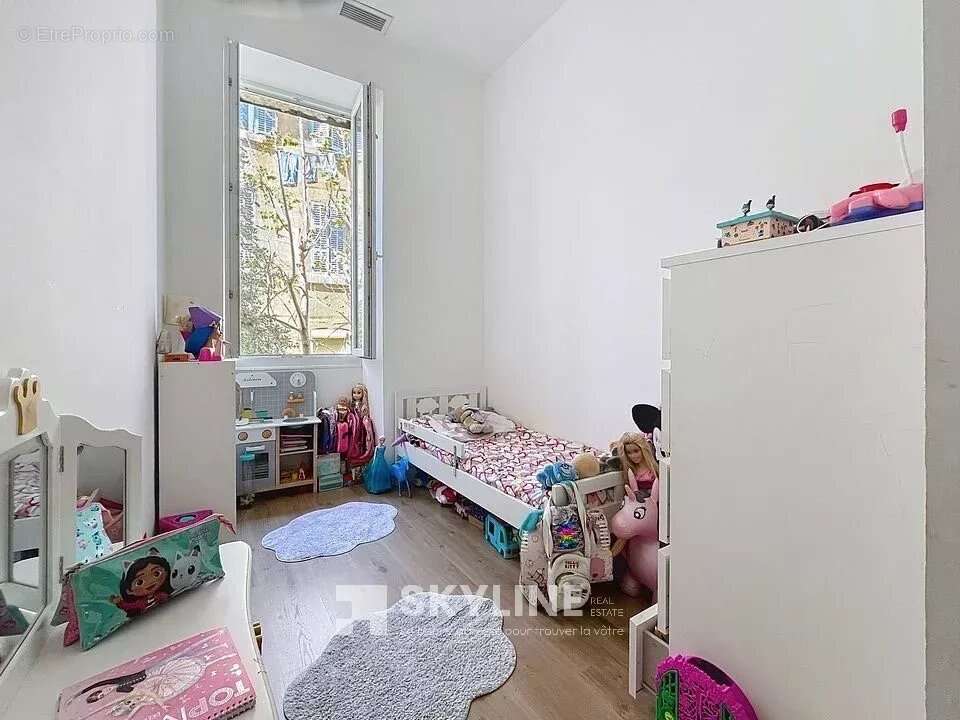 Appartement à MARSEILLE-1E