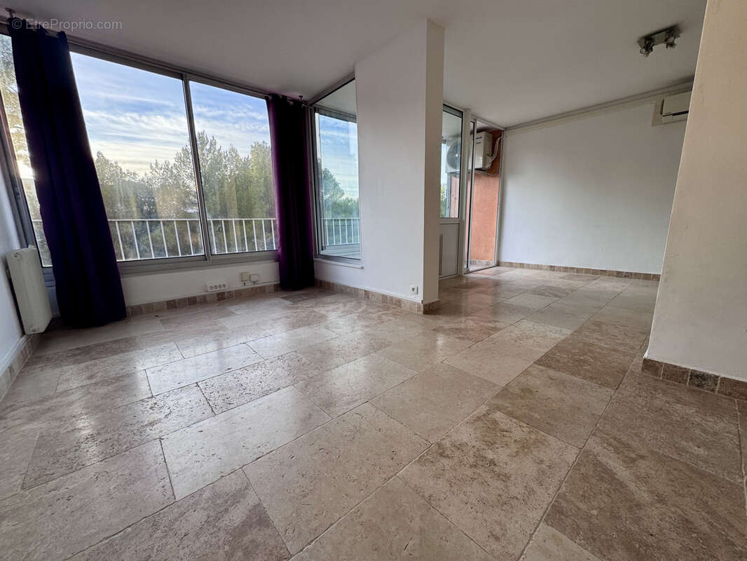 Appartement à MARSEILLE-9E
