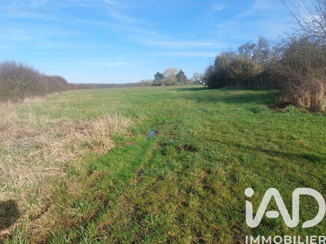 Photo 1 - Terrain à ETAIN