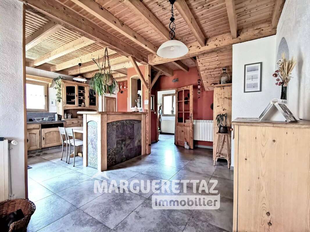 Maison à PEILLONNEX