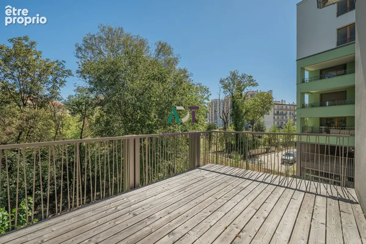 Appartement 5 pièces 113 m² à vendre à Le Pont-De-Claix (38800) - photo 2
