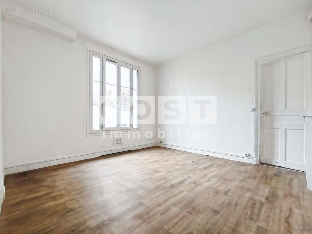 Appartement à GENNEVILLIERS
