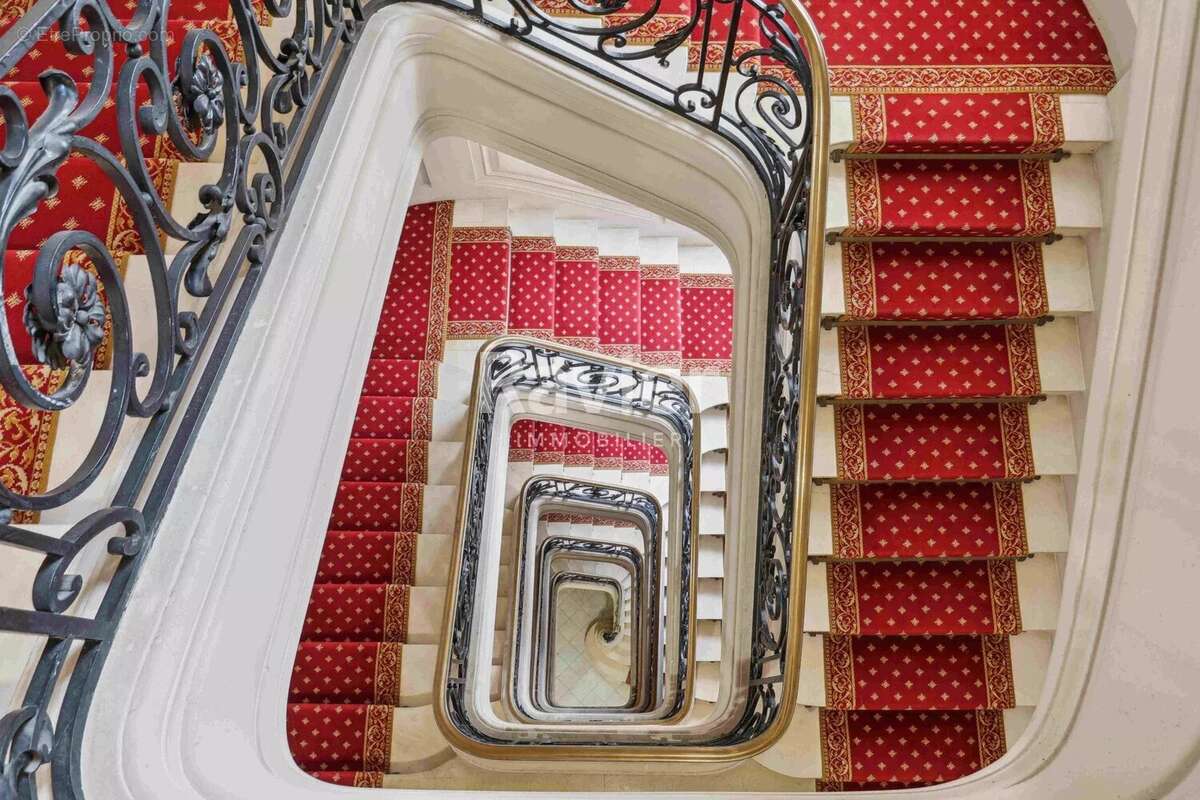 Appartement à PARIS-7E