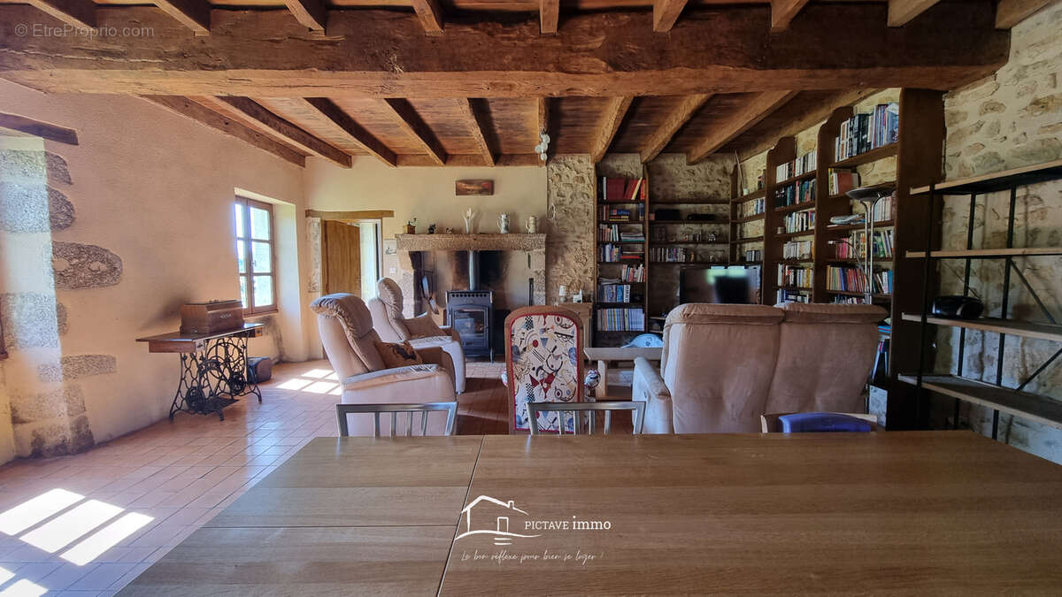 Maison à BENASSAY