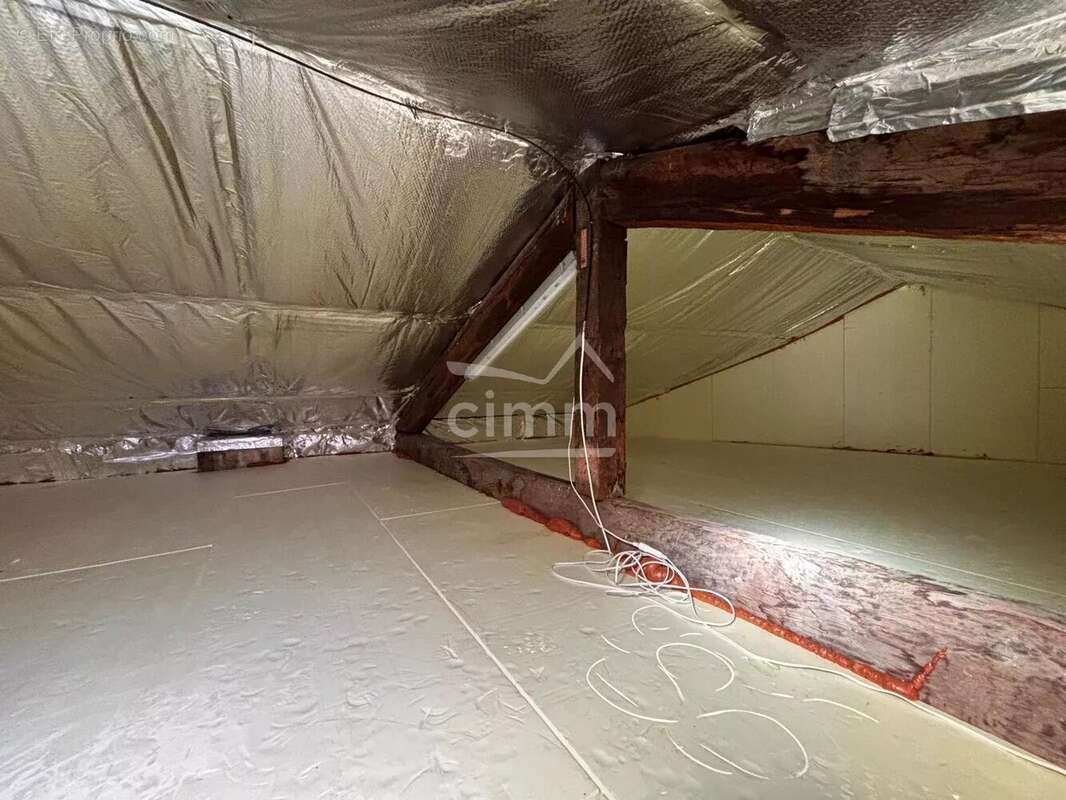 Maison à LARAGNE-MONTEGLIN