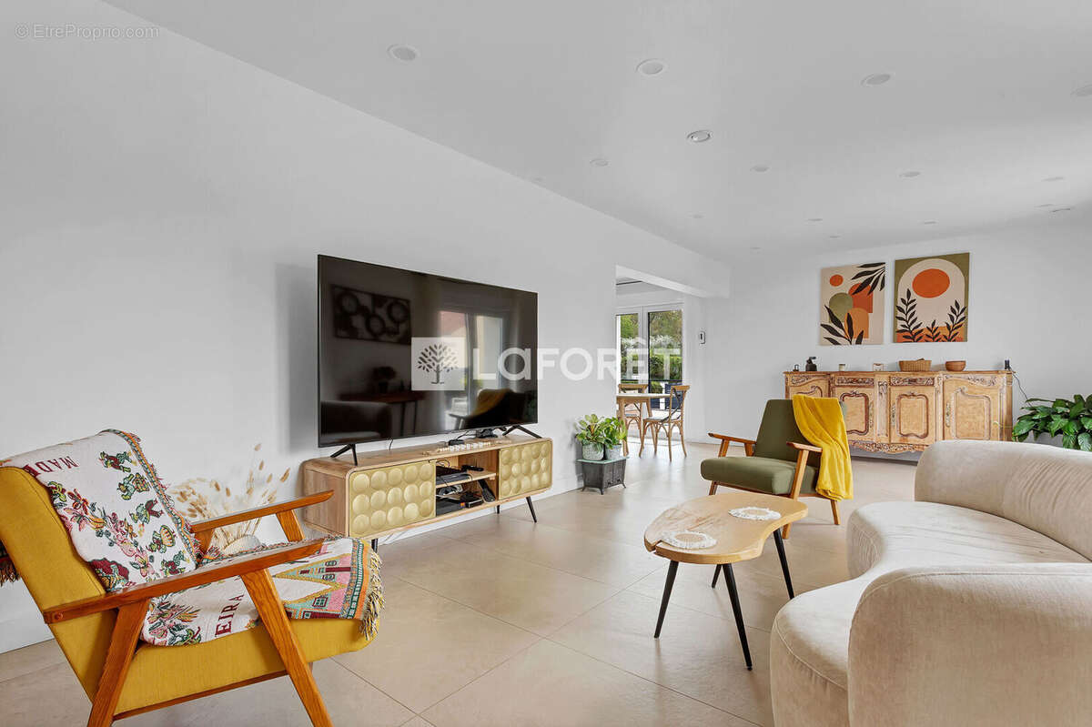 Maison à SAINT-MAURICE-MONTCOURONNE