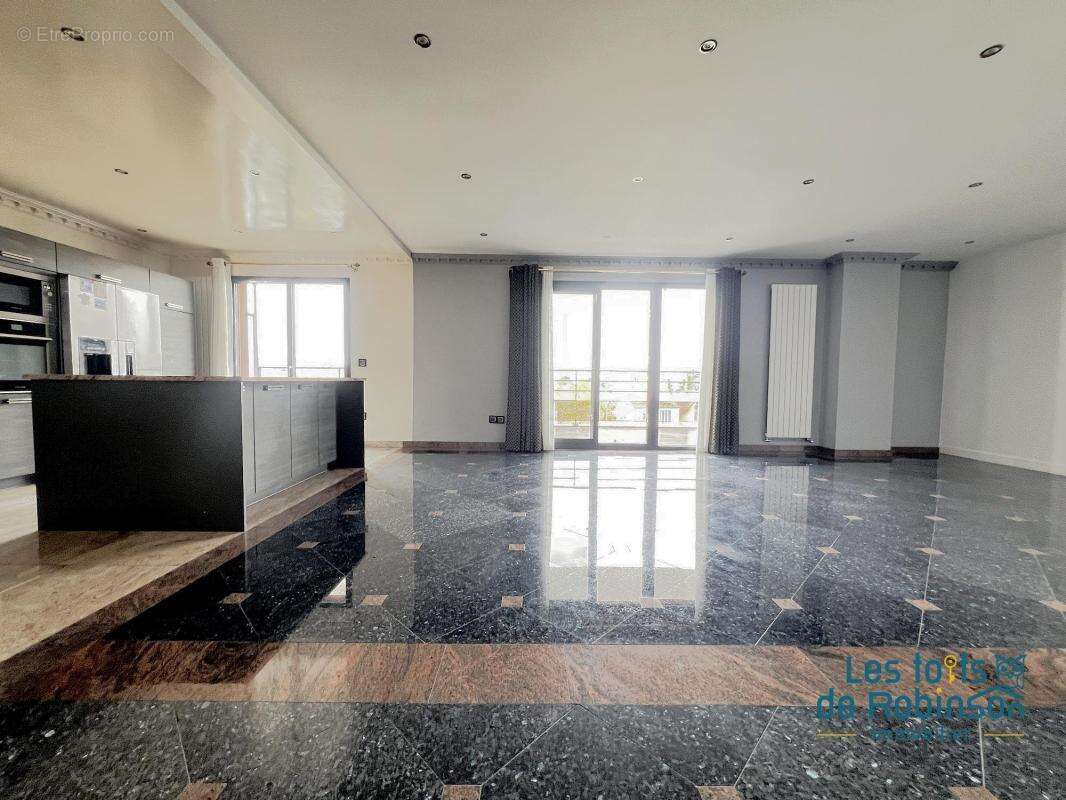 Appartement à L'HAY-LES-ROSES