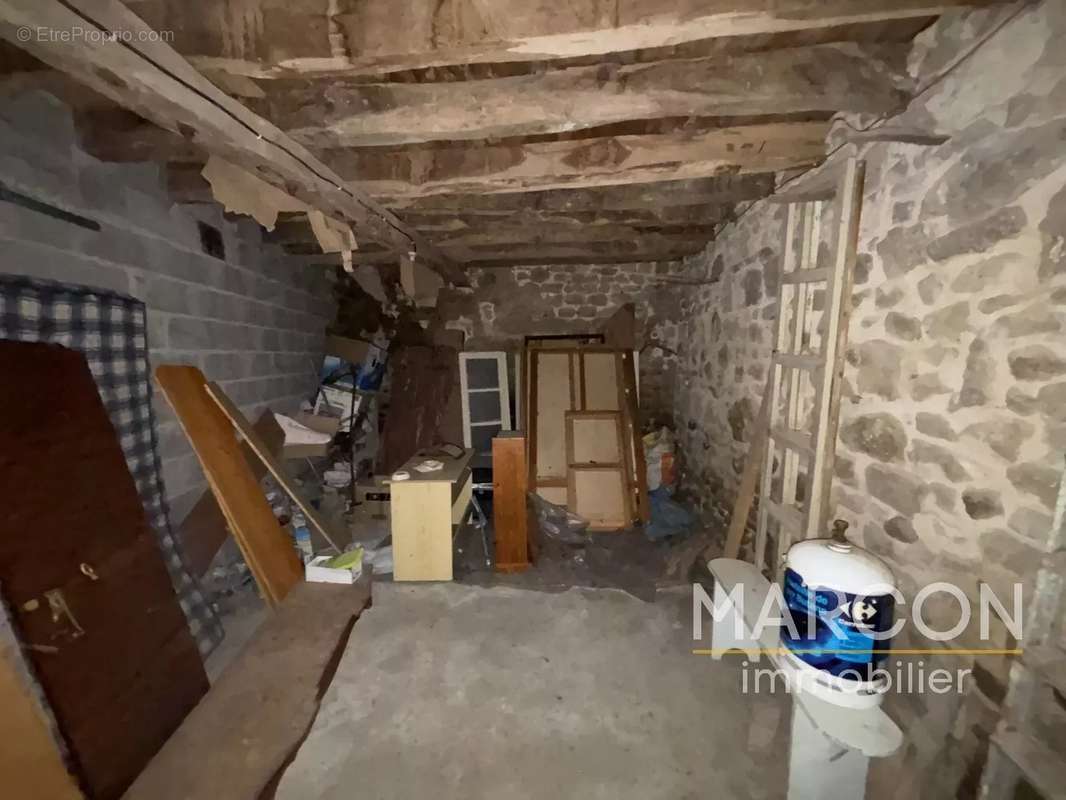 Maison à PEYRAT-LA-NONIERE