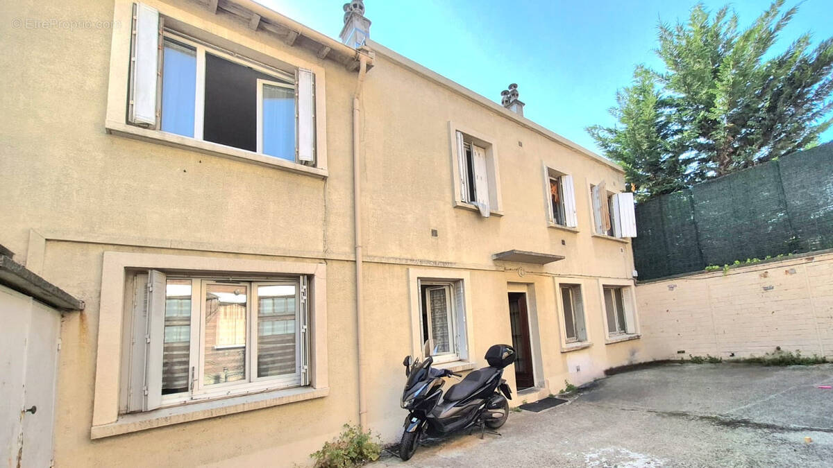 Appartement à GENNEVILLIERS