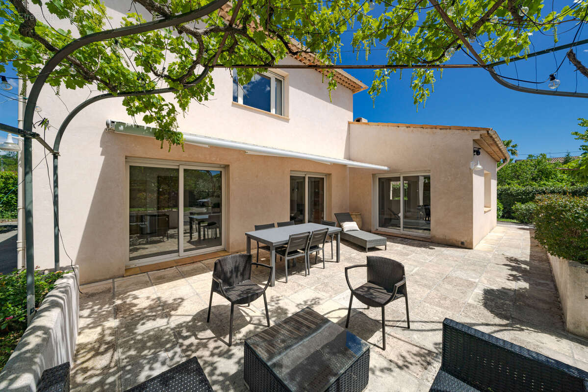 Maison à MOUANS-SARTOUX