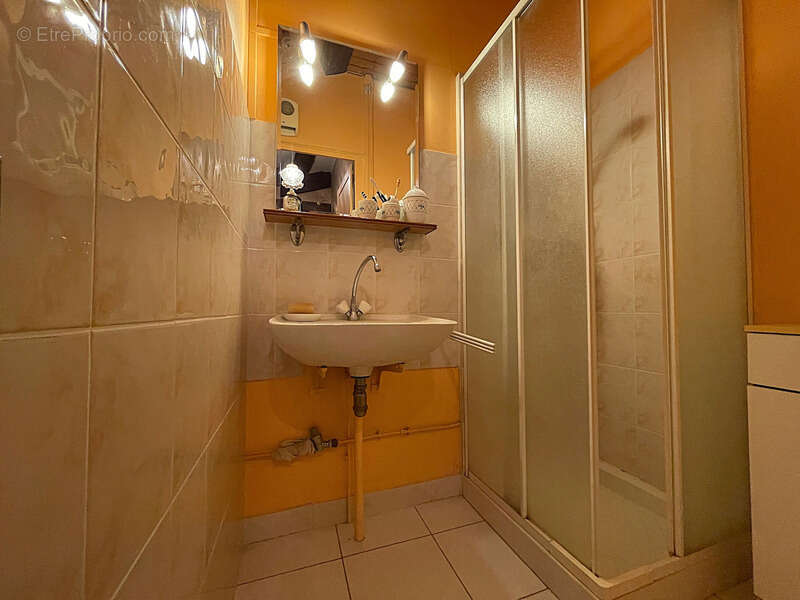 Maison à MOGNENEINS