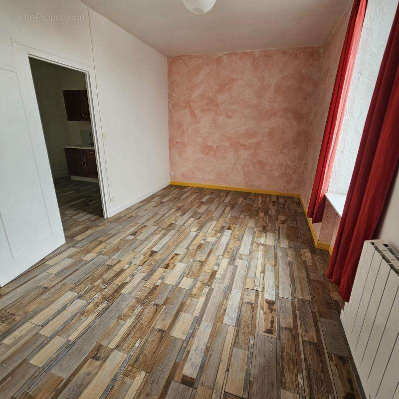 Maison à CHAMPAGNE-LES-MARAIS