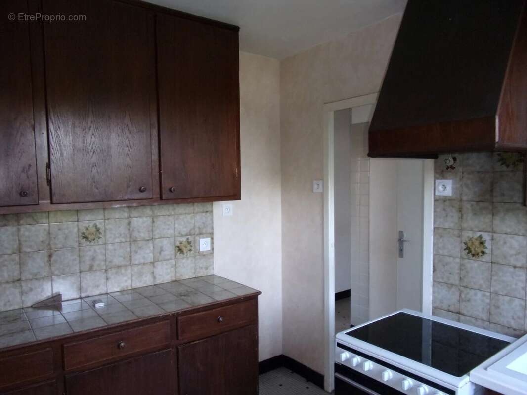 Yzeure, sur 415 m² Maison sur sous-sol - photo 5
