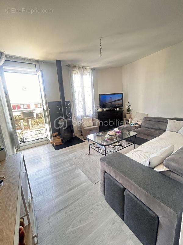 Appartement à LIVRY-GARGAN
