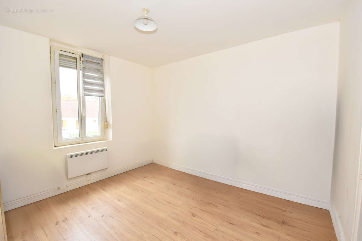 Maison à BERTEAUCOURT-LES-DAMES