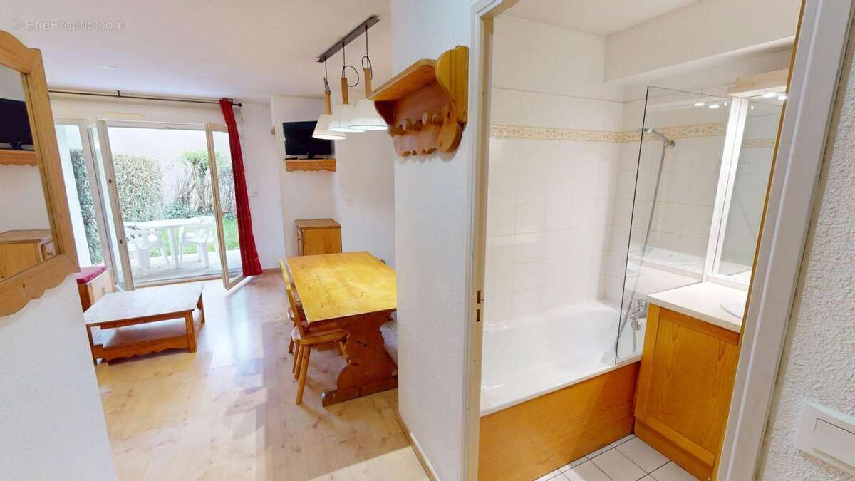  Pied-à-terre idéal à Luchon : T2 bis avec terrasse et jardin privatif  - photo 4
