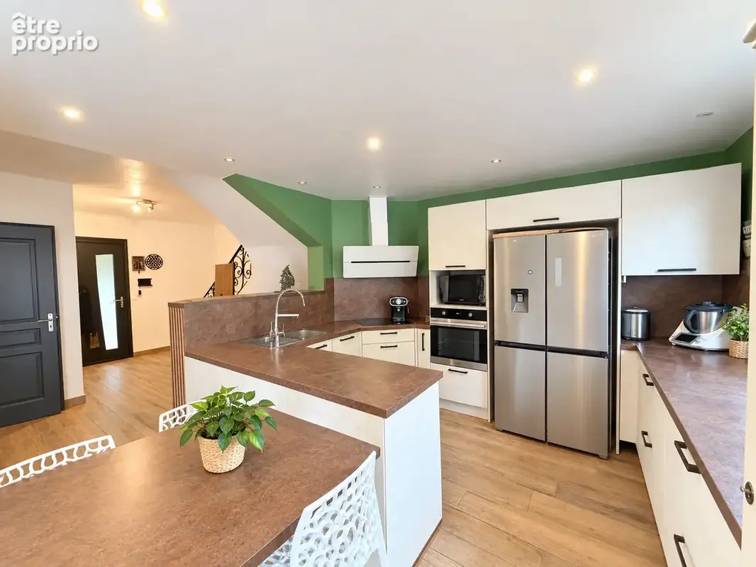 Maison familiale rénovée avec piscine, garage et stationnement camping-car. - photo 1