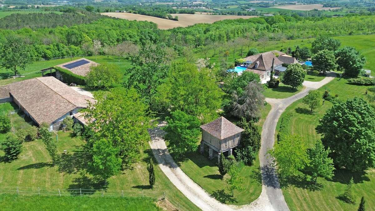 Maison à MONTIGNAC-DE-LAUZUN