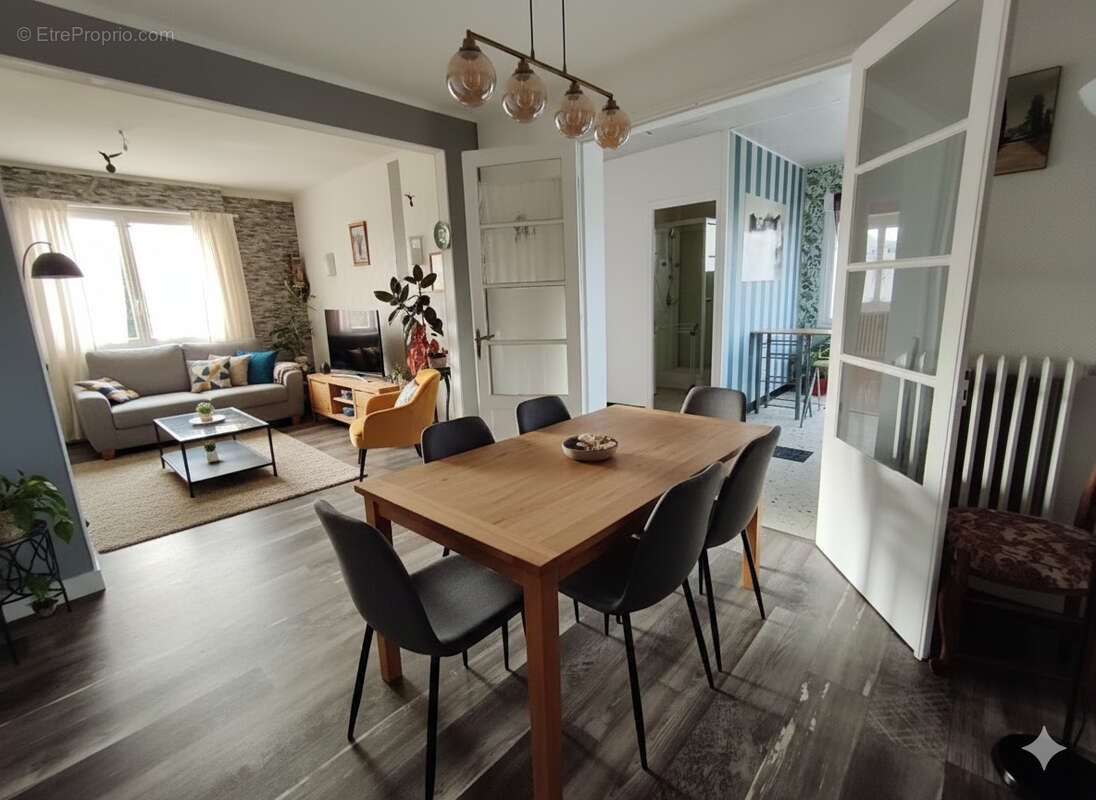 Maison à DONVILLE-LES-BAINS