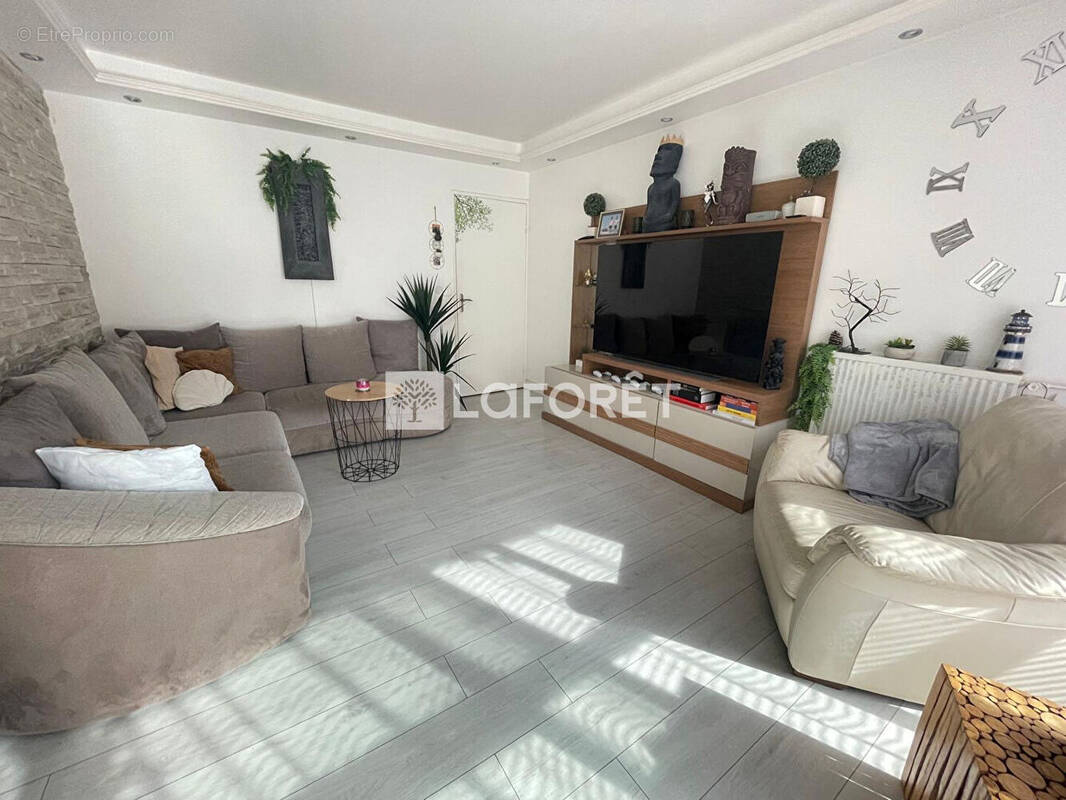 Appartement à CHENNEVIERES-SUR-MARNE
