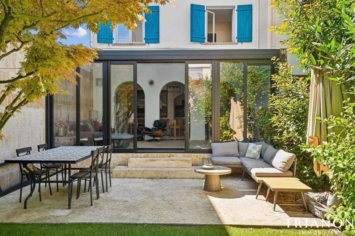 Maison à SURESNES