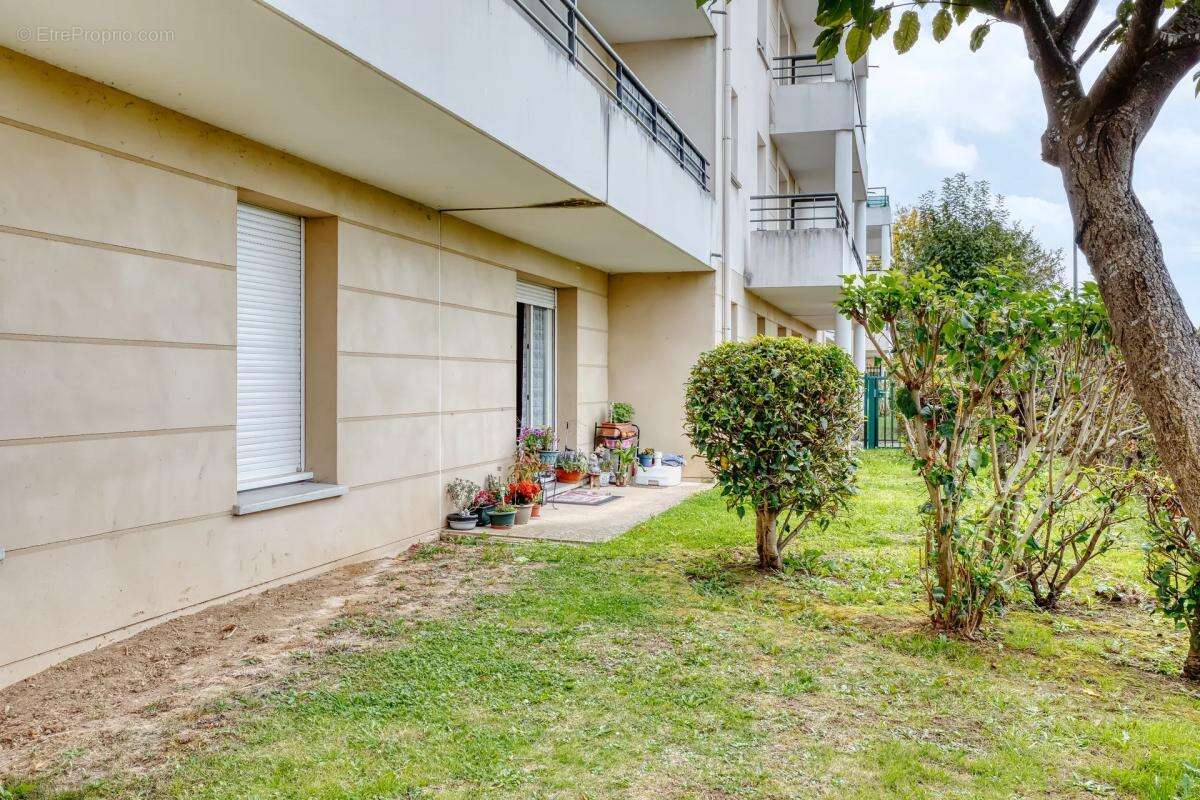 Appartement à VAL-DE-REUIL