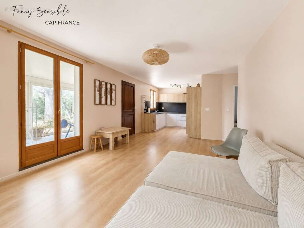 TRETS – Maison individuelle de plain-pied avec jardin, véranda et garage à pied du centre-ville - photo 3
