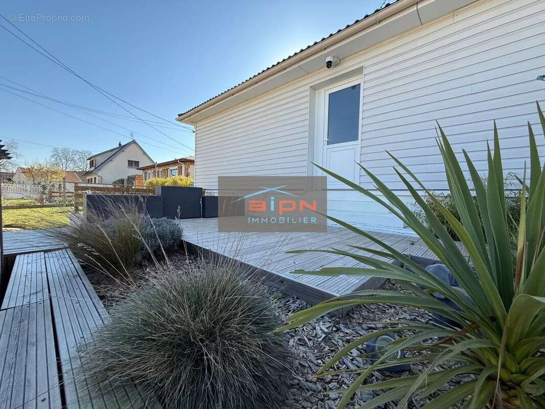 Maison à SAINT-ETIENNE-DU-ROUVRAY