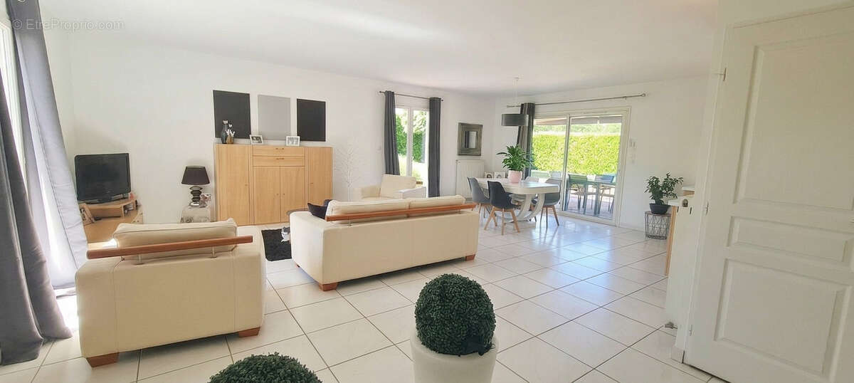 Tres agreable maison - piscine - secteur residentiel - photo 2