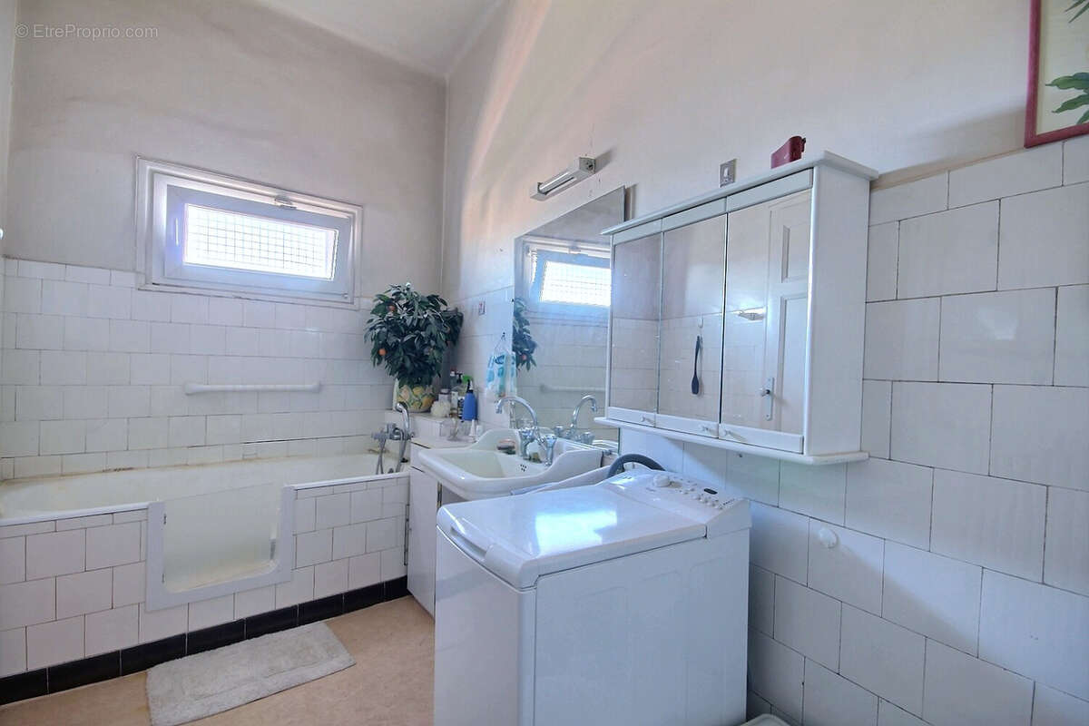 Appartement à MARSEILLE-6E