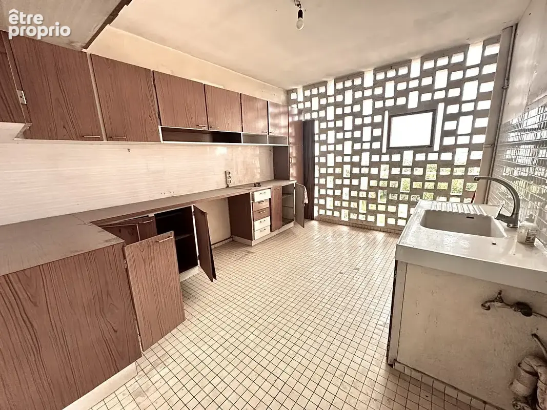 A vendre t5 duplex de 98 m2 à renover - tour anquetil 4 - les abymes - photo 6