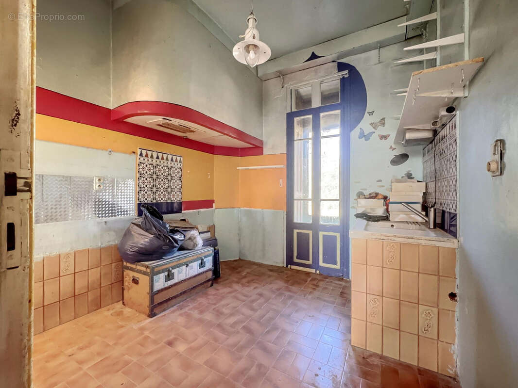 Maison bourgeoise des années 30 à Prades, sur parc - photo 10