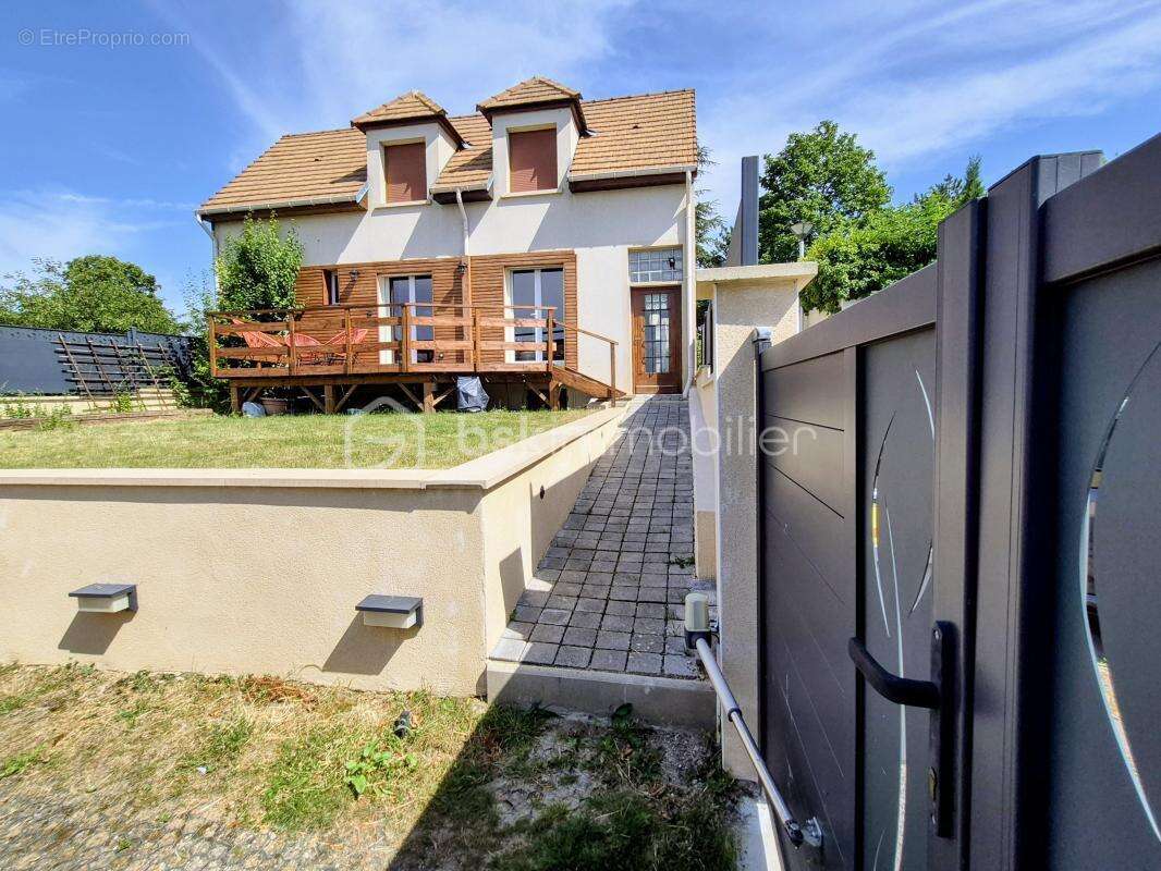 Charmante maison non mitoyenne de 135 m², 6 pièces, 4 chambres, quartier mont-valérien – dpe b - photo 2